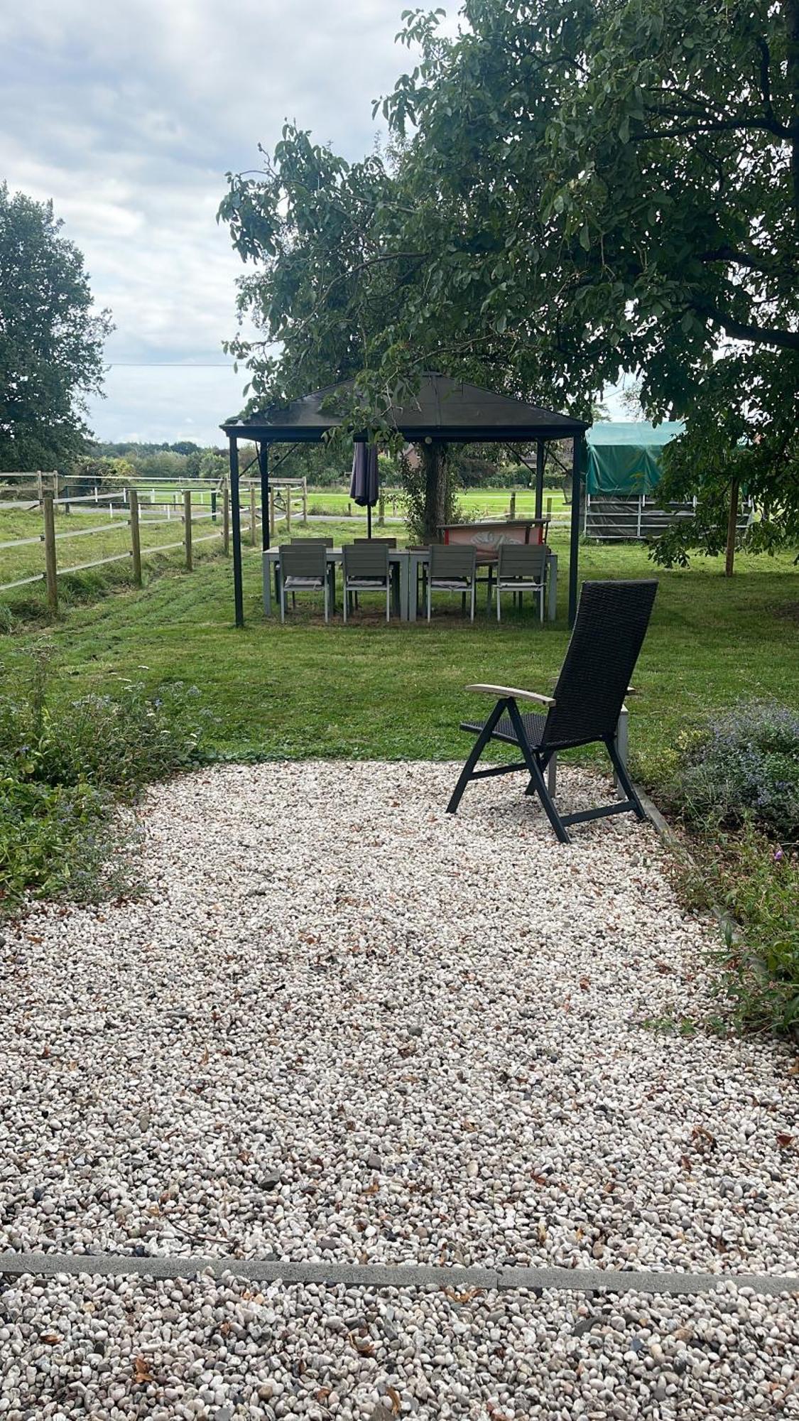 Ks Kotten Bed And Breakfast Rees Exterior foto